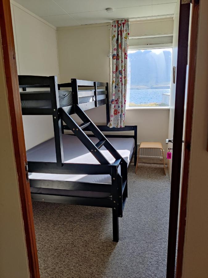 Solbrekka Guesthouse Mjoifjorthur Ngoại thất bức ảnh